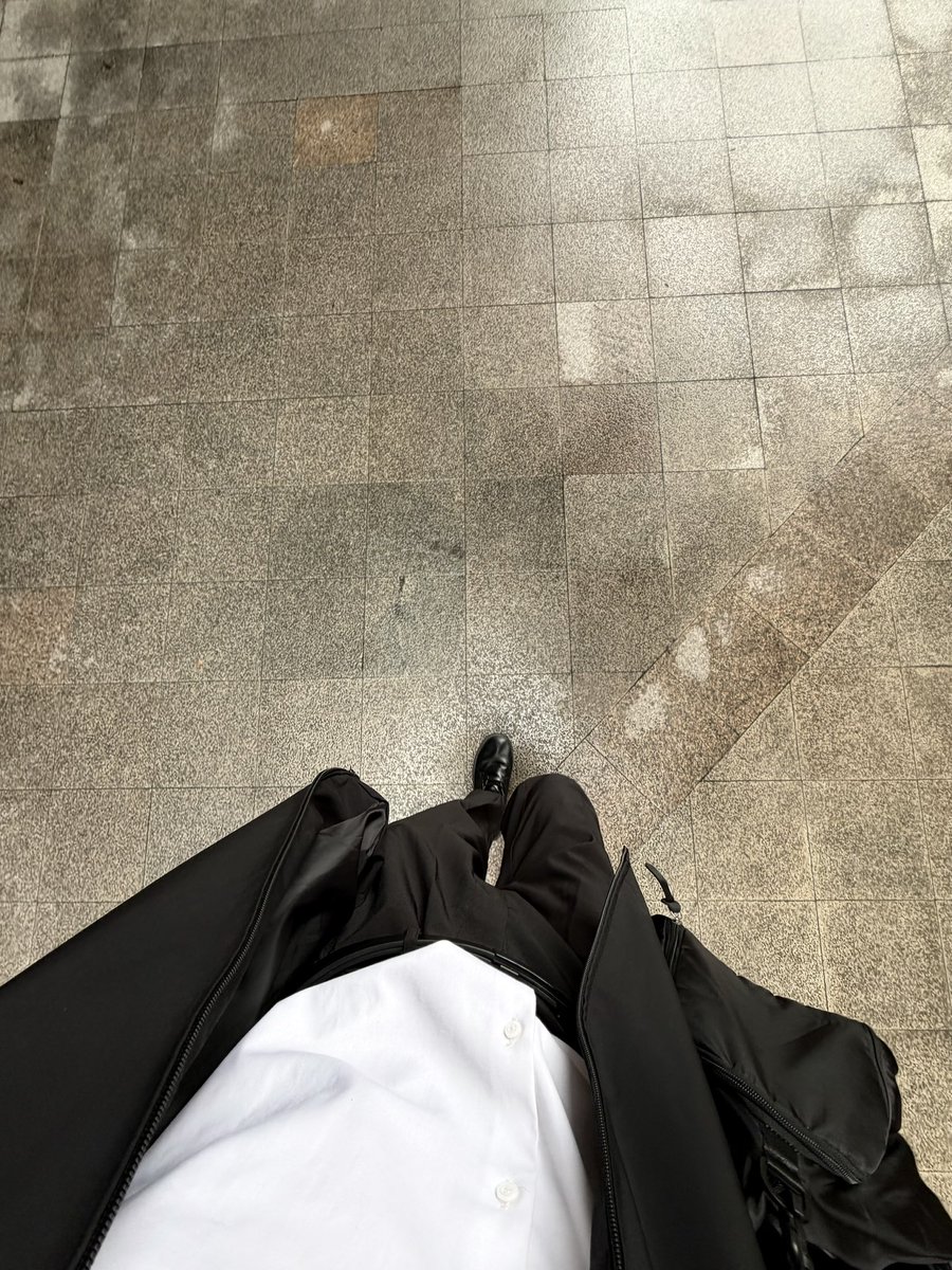 Dawyzll's tweet photo. 跑成都来了，今天天气总算变好了，#手控 https://t.co/a4KSbZiQ7i