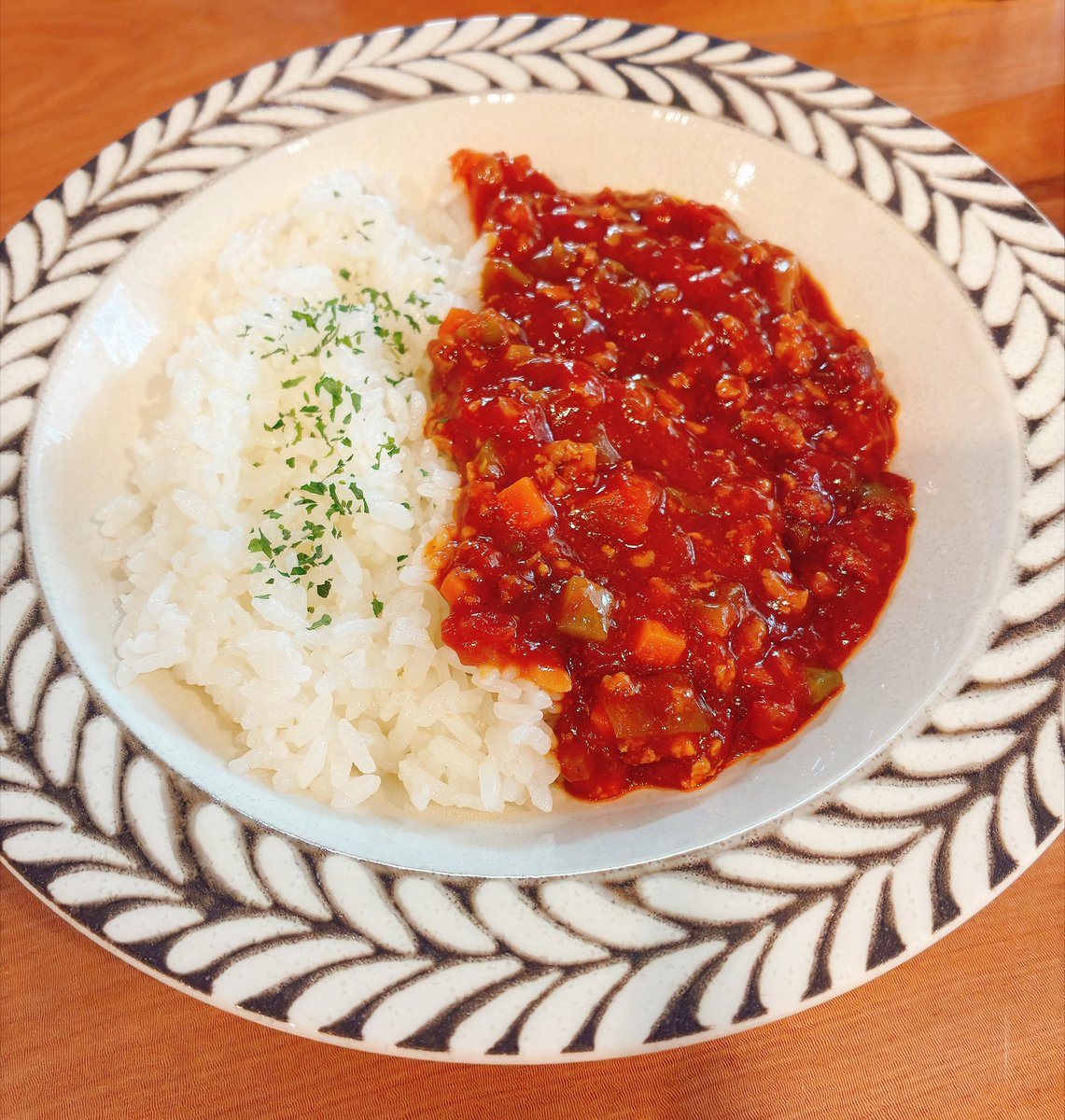 nrm8989's tweet photo. 夏野菜でキーマカレー作った！
簡単でありがたい🥹✨
相変わらず子は今日も発熱…😢原因なんなんだろ😢明日病院行こ。
さぁ、気を取り直して男子バレー応援するぞ📣！

#おうちごはん𓎩𓌉𓇋 https://t.co/FoecGtSEgZ