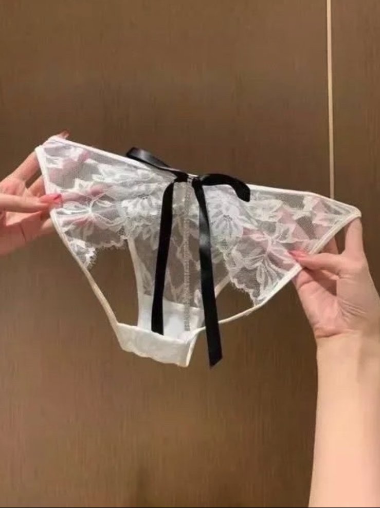 YURIA4427's tweet photo. 今日の夜勤、こんなの履いてがんばってる看護師です🌙 https://t.co/8TWtINrVeC