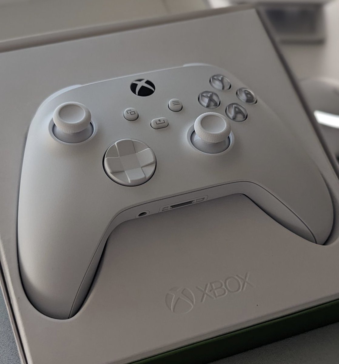 SnapBlastPLAY's tweet photo. 🟢 The Xbox Series controller is 100% goated https://t.co/xLqGGVbMbm