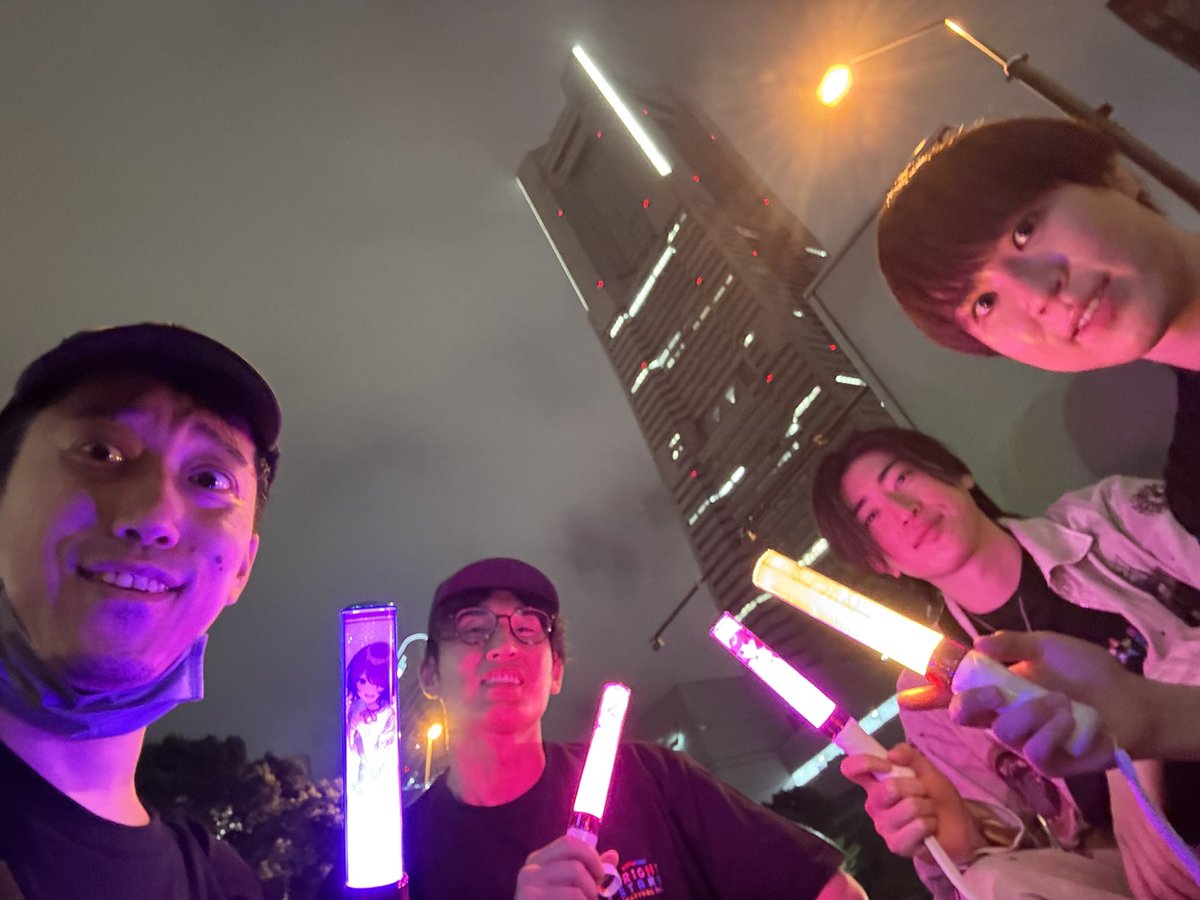 indegnasen210's tweet photo. めちゃめちゃ楽しかった！！！
コンボイカンパニーのフラスタがあったぞ！！ https://t.co/E1u0JhE0M5