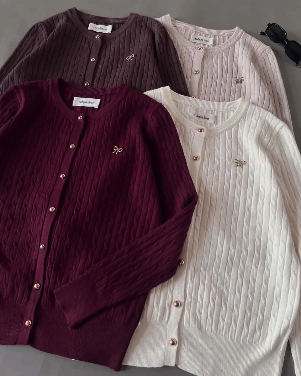 alluraxx's tweet photo. OKAY, FILIPINO BRANDS… YOU HAVE MY ATTENTION. 🥹🇵🇭🤍

There’s something so satisfying about finding a local brand na stylish, thoughtfully made, and genuinely worth the investment. ✨

Supporting local has never felt this premium! High-quality pieces, timeless designs, and less reliance on fast fashion. Goodbye fast-fashion era, for real HAHAHA. 🇵🇭🛍️