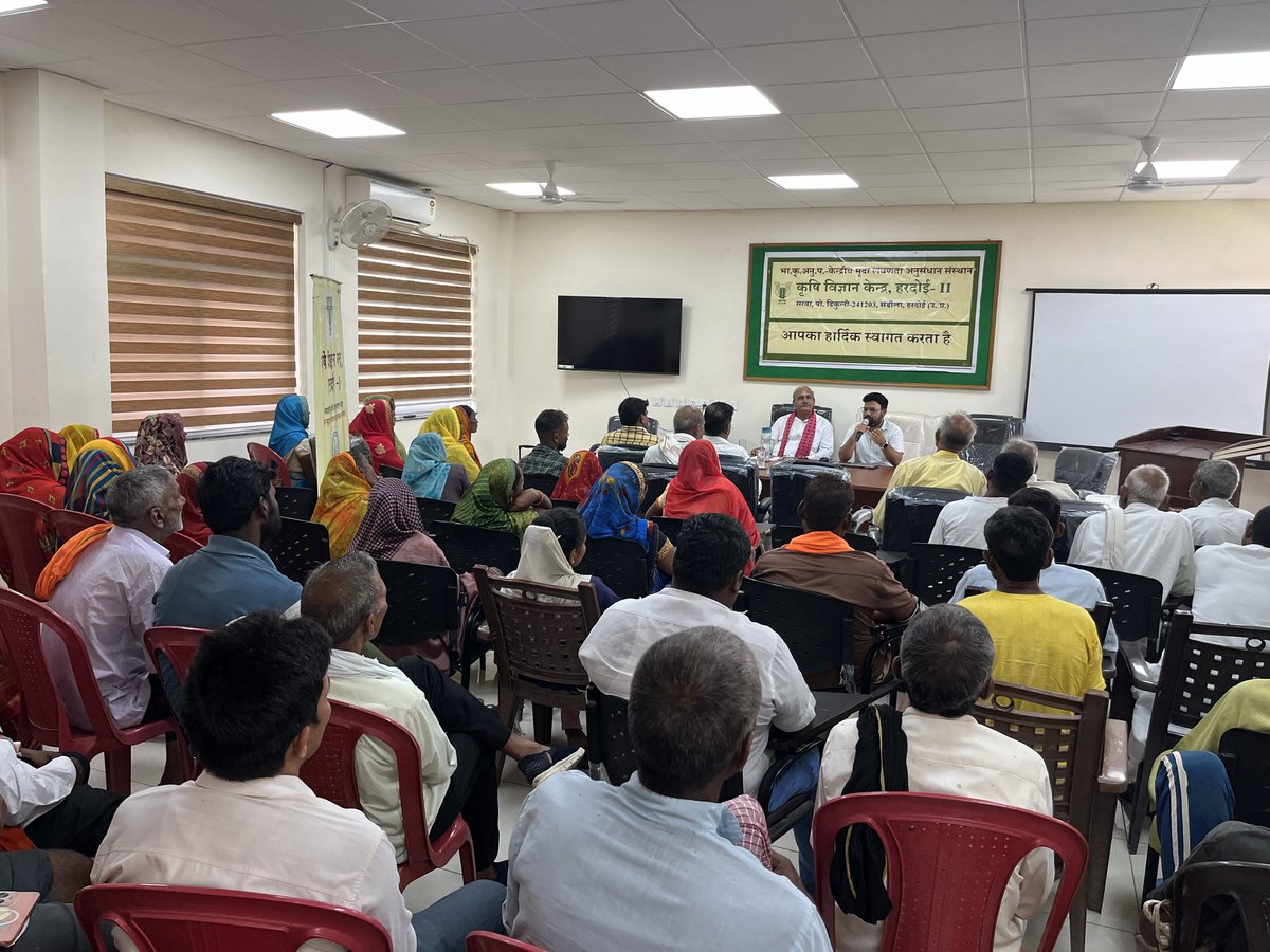 KVKHardoi2's tweet photo. A virtual address by Hon’ble Union Minister of Agriculture and Farmers Welfare, Shri Shivraj Singh Chouhan, was organized at ICAR-CSSRI KVK Hardoi-II
#icar 
#sustainableagriculture https://t.co/6r4piE0lgS