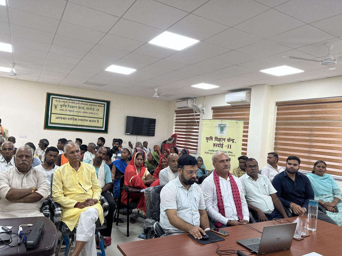 KVKHardoi2's tweet photo. A virtual address by Hon’ble Union Minister of Agriculture and Farmers Welfare, Shri Shivraj Singh Chouhan, was organized at ICAR-CSSRI KVK Hardoi-II
#icar 
#sustainableagriculture https://t.co/6r4piE0lgS