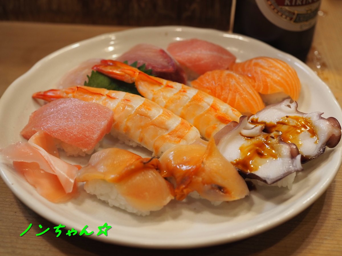 nonchan_sub77's tweet photo. 昨夜は私の快気祝い？でボスに御馳走していただけました！
初めて行ったお寿司屋さん
とてもアットホームで大好きになりました
二人の隠れ家にしたいので　店名は伏せさせていただきます
もちろんばらさんの近くです

＃オリンパス　＃PEN　＃PL10
＃ファインダー越しの私の世界
＃キリトリセカイ https://t.co/GL1kRHcMhq
