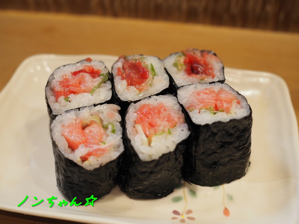 nonchan_sub77's tweet photo. 昨夜は私の快気祝い？でボスに御馳走していただけました！
初めて行ったお寿司屋さん
とてもアットホームで大好きになりました
二人の隠れ家にしたいので　店名は伏せさせていただきます
もちろんばらさんの近くです

＃オリンパス　＃PEN　＃PL10
＃ファインダー越しの私の世界
＃キリトリセカイ https://t.co/GL1kRHcMhq