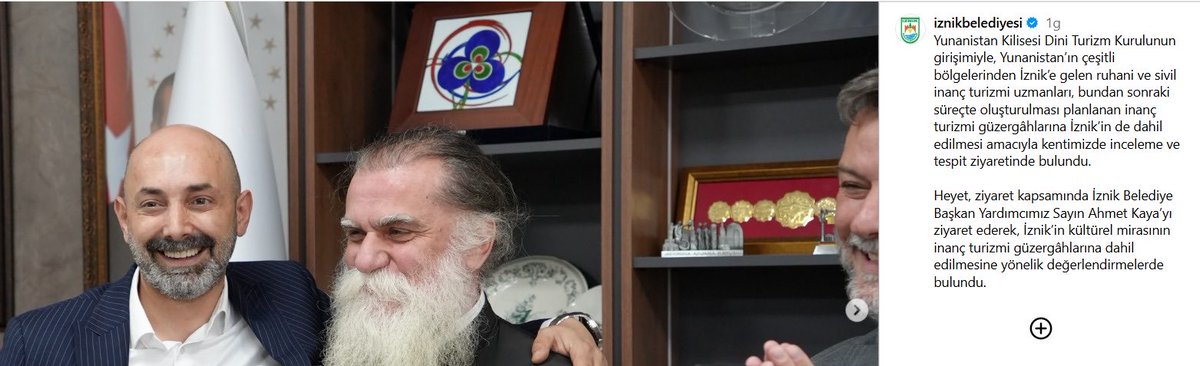 turkdegs's tweet photo. Cihat Yaycı :

‼️ BU NASIL BİR DUYARSIZLIK, NASIL BİR AYMAZLIKTIR?

Fotoğraflara iyi bakın!

Yunanistan Kilisesinin Dini Turizm Kurulunun girişimiyle Yunanistan’ın çeşitli bölgelerinden gelen ruhani temsilciler ve sözde inanç turizmi uzmanları İznik’e geliyor.

Ama turist olarak gelip gezip gitmiyorlar.

Belediyenin kendi açıklamasına göre İznik’i bundan sonra oluşturmayı planladıkları inanç turizmi güzergahlarına dahil etmek amacıyla “inceleme ve tespit” yapıyorlar. Ardından İznik Belediyesinde ağırlanıyor, hediyeler veriliyor, alkışlarla karşılanıyor ve “T.C. İznik Belediye Başkanlığı” tabelasının altında toplu fotoğraf veriliyor.

Soruyorum:

Yunanistan Kilisesi Türkiye Cumhuriyeti topraklarında neyin incelemesini, neyin tespitini yapıyor?

Hangi güzergahı oluşturuyor?

Bu güzergahın tarihi ve dini anlatısını kim belirleyecek?

Bu faaliyetlerden Dışişleri Bakanlığımızın, Kültür ve Turizm Bakanlığımızın ve ilgili devlet kurumlarımızın bilgisi var mı?

Kimse meseleyi başka yere çekmesin. Hristiyanların İznik’i ziyaret etmesine elbette karşı değiliz. İnanç turizmine de karşı değiliz.

Ama ziyaret başka, Yunanistan Kilisesinin Anadolu’da kurumsal olarak dini güzergah oluşturması başka şeydir!

Üstelik mesele yalnızca turizm olarak görülemez. Batı Trakya’da Türk toplumunun dini, eğitim ve vakıf hakları konusunda yaşananlar ortadayken; Türkiye’de Yunan dini kurumlarının faaliyetlerine gösterilen bu ölçüsüz rahatlığın karşılıklılık bakımından da sorgulanması gerekir.

Son yıllarda Fener Rum Patrikhanesinin faaliyetleri, Heybeliada Ruhban Okulu tartışmaları ve Anadolu’nun çeşitli noktalarında dini güzergah oluşturma girişimleri de ortadayken devletimizin bütün bu gelişmelere tek tek değil, bütüncül bir stratejik bakışla yaklaşması gerekir.

Bir hususa özellikle dikkat çekiyorum:

İZNİK, NICEA DEĞİLDİR! İZNİK, İZNİK’TİR!

İznik’i yalnızca 325 yılındaki Konsil üzerinden tanımlayıp yeniden “Nicea” adıyla uluslararası bir Hristiyanlık merkezi olarak kurgulamaya kimsenin hakkı yoktur.

İznik, Türk tarihinin, Türk hakimiyetinin ve Türk-İslam medeniyetinin de mührünü taşıyan bir şehrimizdir.

Misafirperverlik başka şeydir, milli hafıza ve devlet bilinci başka şeydir!

Yunanistan Kilisesinin heyetini ağırlamak kolaydır.

Asıl mesele, onların İznik için ne planladığını bilmektir!

@iznikbelediyesi @BursaValiligi @TC_icisleri @TC_Disisleri @TCKulturTurizm @tcbestepe @yenisafak @yeniakit @YenicagGazetesi @cumhuriyetgzt1 @gazetesozcu @milligazetecom @rprefahpartisi @DoganBekin @gztcom @haber365
