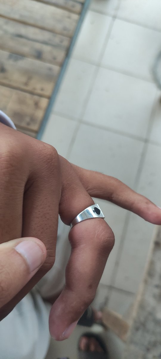 postbird_'s tweet photo. Pertama kali ke Pos Damkar gara2 cincin nyangkut di jari adik sendiri.

W service dari Pak Damkar😁 https://t.co/rJjGAwtUp1
