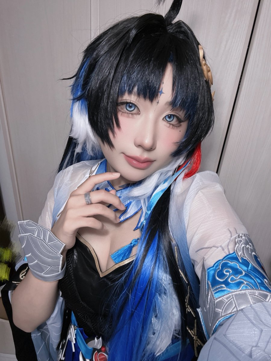 n0ra_cos_'s tweet photo. cos 秧秧・玄翎

ええ、隣にいますよ。

#鳴潮  #WutheringWaves https://t.co/8arSduMwqH