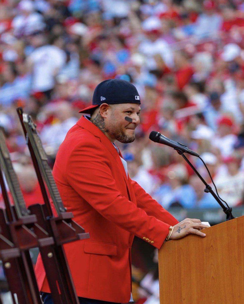 Magallanes_bbc's tweet photo. Inmortal ✅

De manera oficial, los Cardenales de San Luis indujeron a nuestro manager, Yadier Molina, a su Salón de la Fama.

Esto como parte de la Clase 2026 junto a su ex compañero Albert Pujols y también a Bill Sherdel.

Un logro más, líder 🫡👏

📸 @Cardinals https://t.co/EnkMWax6WY