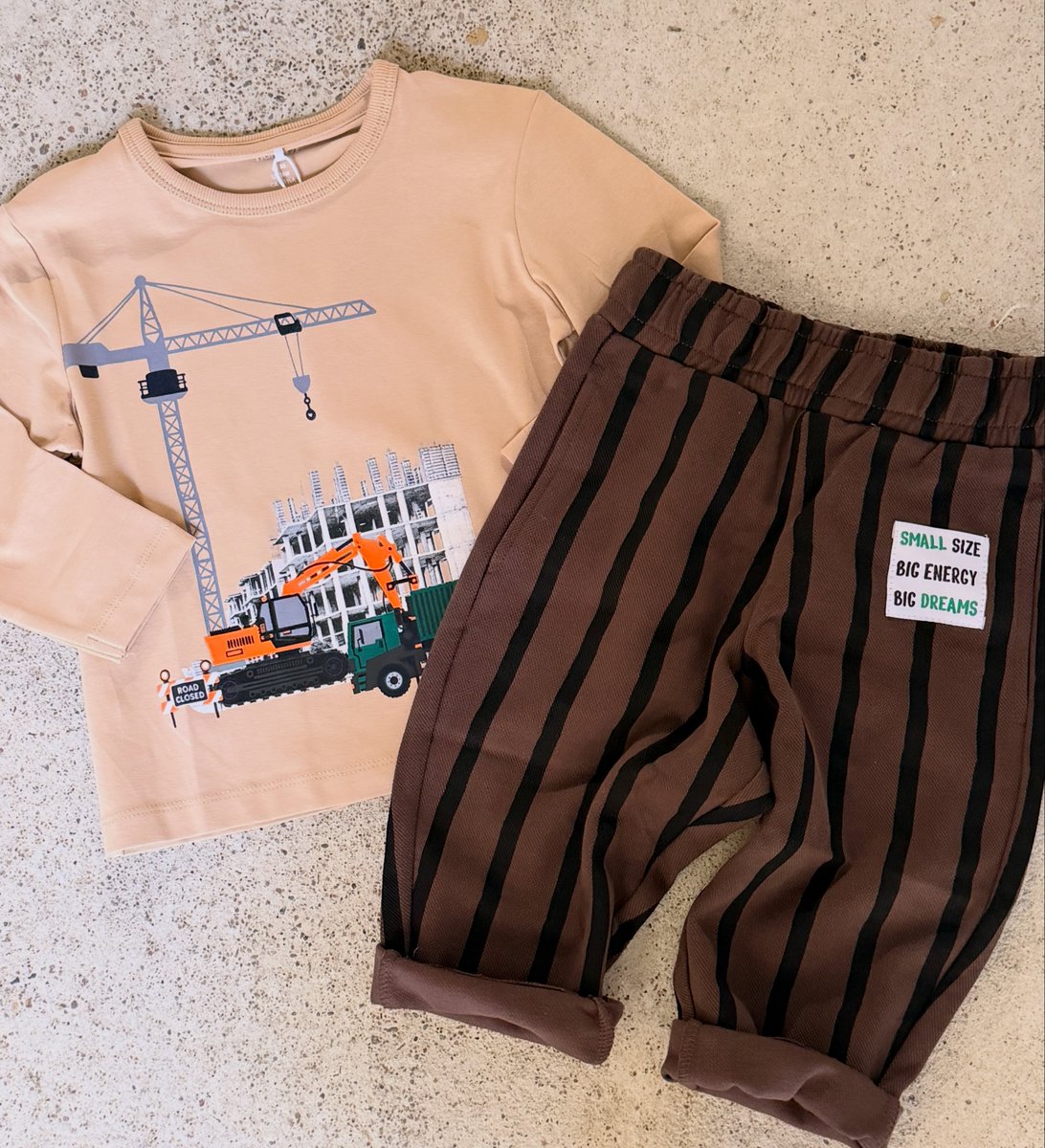 sembdrinec1971P's tweet photo. Liten storlek – stor energi, stora drömmar. Tröja 179 kr, byxa 279 kr. Storlek 86–116. Finns hos @handelisolvesborg. https://t.co/DLPojwhSSx