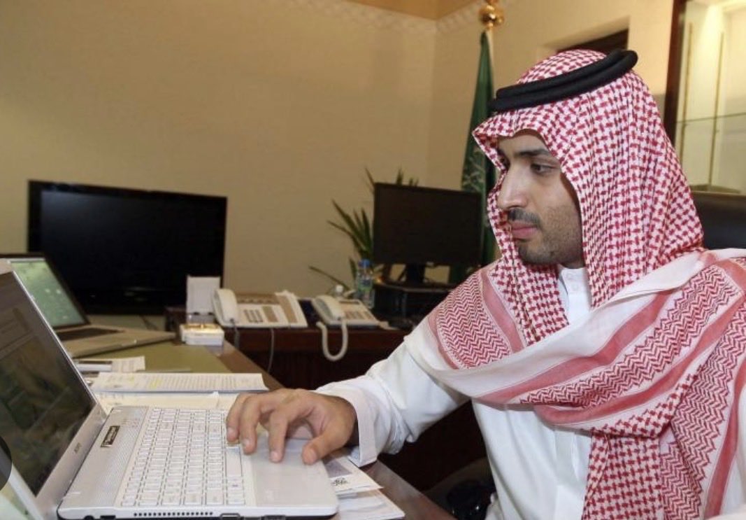 Sh_0o5's tweet photo. يوم مبرمجين سعيد 🥳🥳

تدرون ليه اليوم بالذات 
لأنه اليوم رقم 256 —> 2⁸ = 256 
وهو اكبر عدد نقدر نوصله قبل 365"أيام السته" https://t.co/I9uFVAHAul