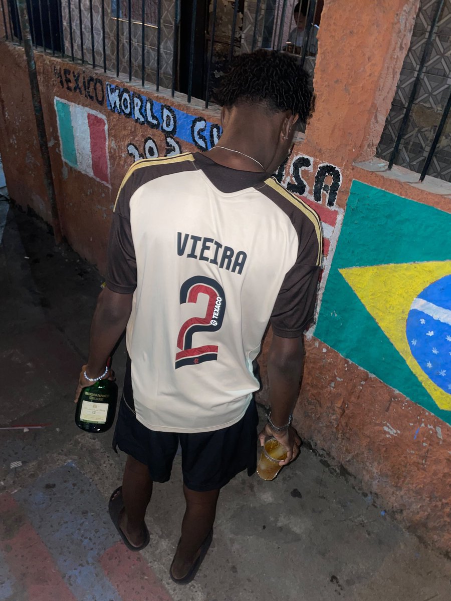 negodoce_02's tweet photo. 🥃🏌🏾 https://t.co/sL682YfOvU