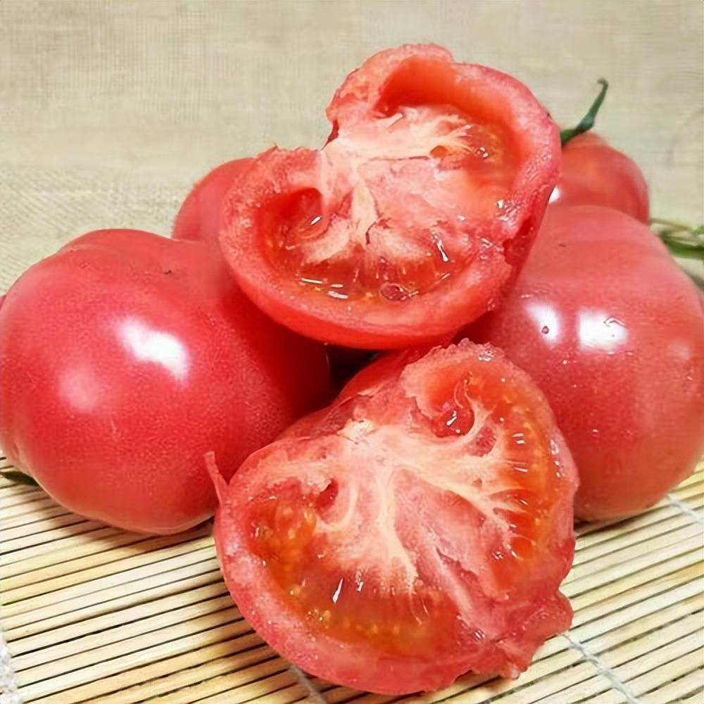 anikj067463's tweet photo. Just tried the new organic cherry tomatoes—bursting with natural sweetness, no weird aftertaste, perfect for salad toppings!  #FreshFoodFind， https://t.co/NaRjnMtMaE