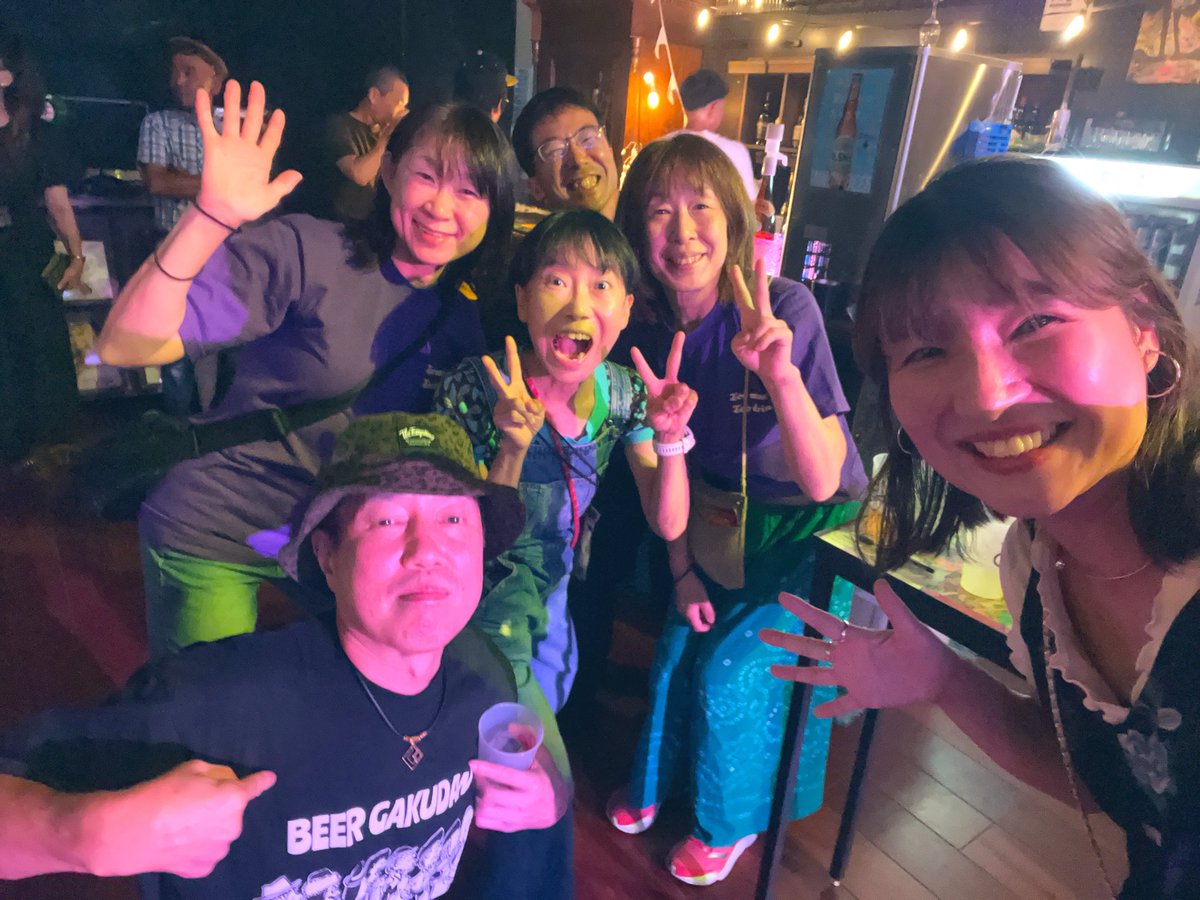 beergakudan's tweet photo. RAND Cにお越しいただいた皆様（/´v`\）

いつものみんなも、お久しぶりの方も、ビアフェスチームも、先輩からかわいいお子ちゃま、そしてギャルまで♡

遊びに来てくださったみなさんの愛と温かさのおかげで、心がホクホク♡スーパーハッピー楽団でした🌸🌼🌹

ありがとうございました♡

#麦酒楽団 https://t.co/PzLZBmB7W7
