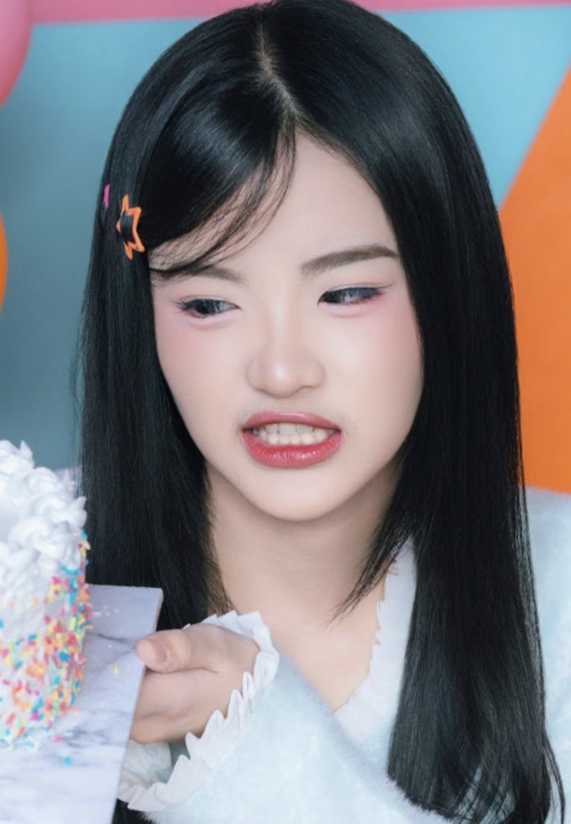 ForLoveliest's tweet photo. Erine poni samping = TERIMUP SEDUNIA 😖🫰🏻 https://t.co/hII3GirDq7