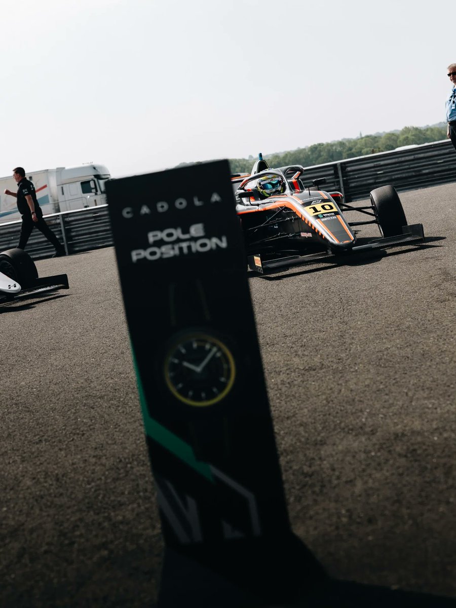 HumbertoKllm's tweet photo. What a weekend so far at Snetterton. Fastest in both practice sessions, pole position in qualifying, and a Race 1 victory. Huge thanks to everyone behind the scenes and everyone cheering us on. One more day to go. https://t.co/nB64Gd3Blz