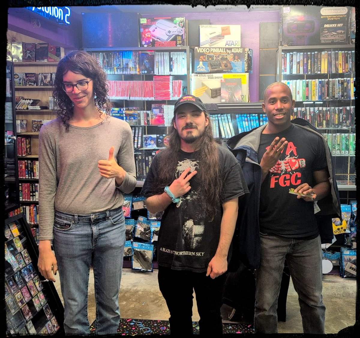 RVAFGC's tweet photo. #tkr #thirdstrike The King Returns 42: Marvelous Matchups; Third Strike Top 3
1)  OmegaWeapon (Center)
2) Mist (Left)
3) Drebin_1989 (Right) https://t.co/ln6o4nn60v