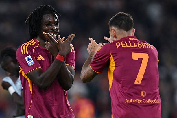 RomaHubOff's tweet photo. 📋🐂 #Lulli, #Kone e #Pellegrini a disposizione per la partita di domani contro il #Torino.
#RomaHub | #ASRom https://t.co/6rYfkN6AF2
