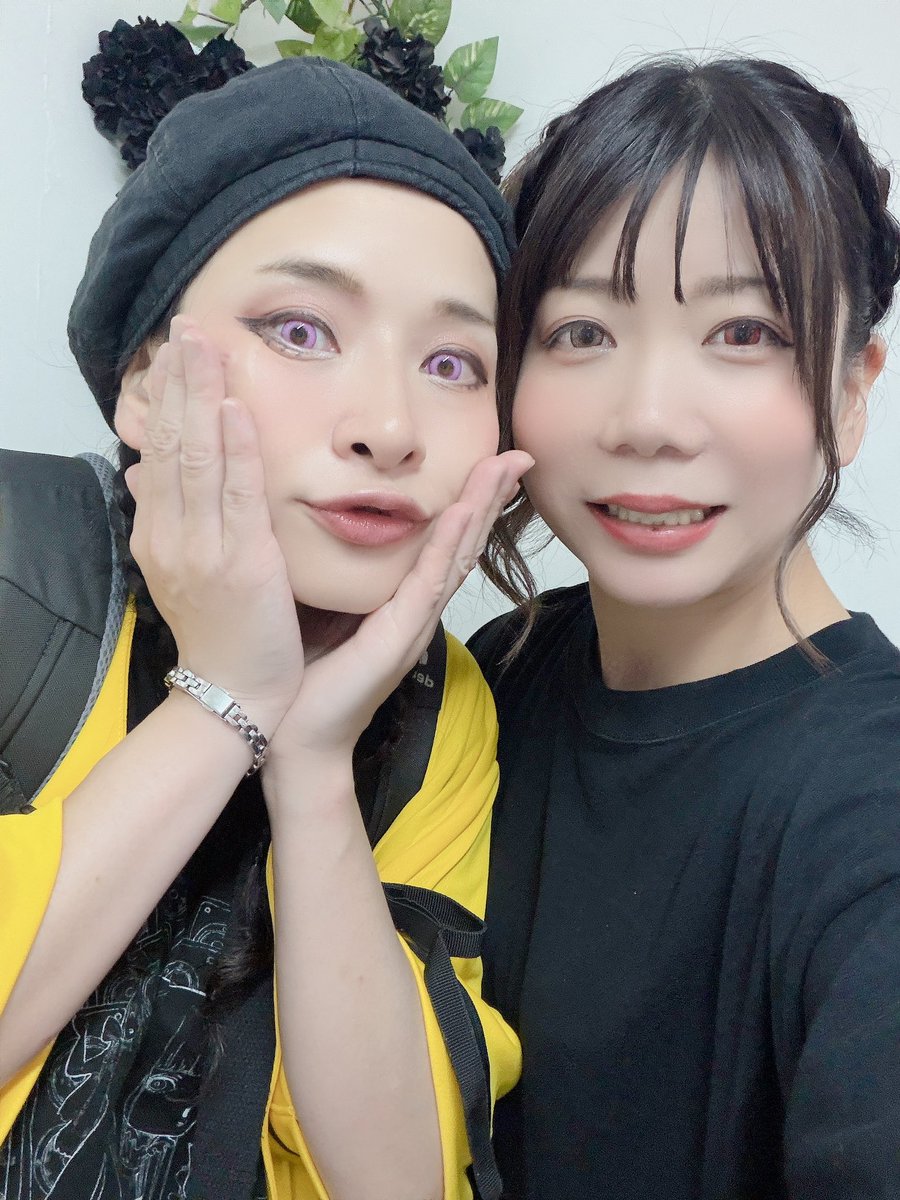 Assia_Vocal's tweet photo. 今日コラボさせていただいた
歌姫さん方Σp📸ω･´)

コラボ曲こちら

🌸花になって@R_____in__ 
💫トライアングラー@darrrrrru415 
🤖グレンラガンメドレー@tela_rrr 

歌い辛い高音箇所をカバーしてもらったり、歌唱力はもちろん、臨機応変能力がバケモノ(褒め)でした🥹

また一緒に歌いたい～！です！ https://t.co/y2AsADxuJP