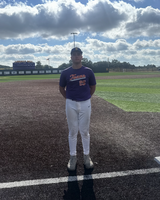 FiveToolSTX's tweet photo. F: @texasbulldawgs 16U 10, RR Dragons '29 7
PoG: @Max_Vaughan25 1-2, HR, 3 RBI, 2R / 3.1 IP, 3K, 3R https://t.co/cN49KBOn9A