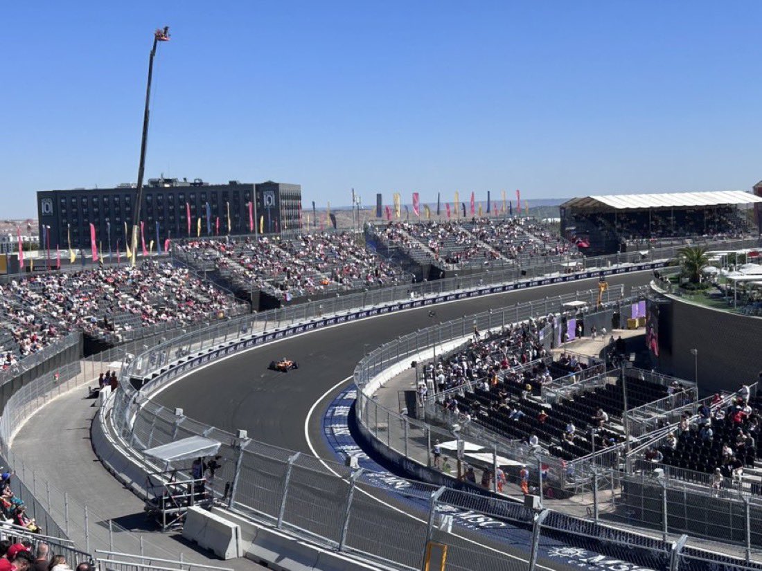 ElBdMotorsport's tweet photo. Enhorabuena a MADRING y las instituciones que lo hicieron posible! Todo ha salido mejor de lo esperado. Ha sido un éxito‼️ @madring_oficial @ComunidadMadrid @MADRID @IdiazAyuso @AlmeidaPP_ #SpanishGP #Madrid #MadridGP #MadringGP https://t.co/dhvfbhqkPv