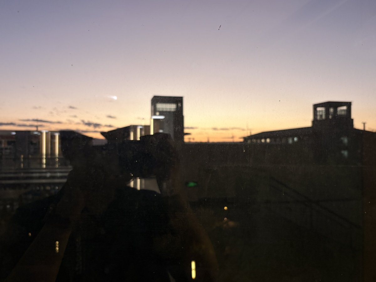 YCJingAn's tweet photo. 你们在大学期间有什么很难忘的事可以分享一下吗？提点建议也行的哈哈 https://t.co/QTDUkV2X7q
