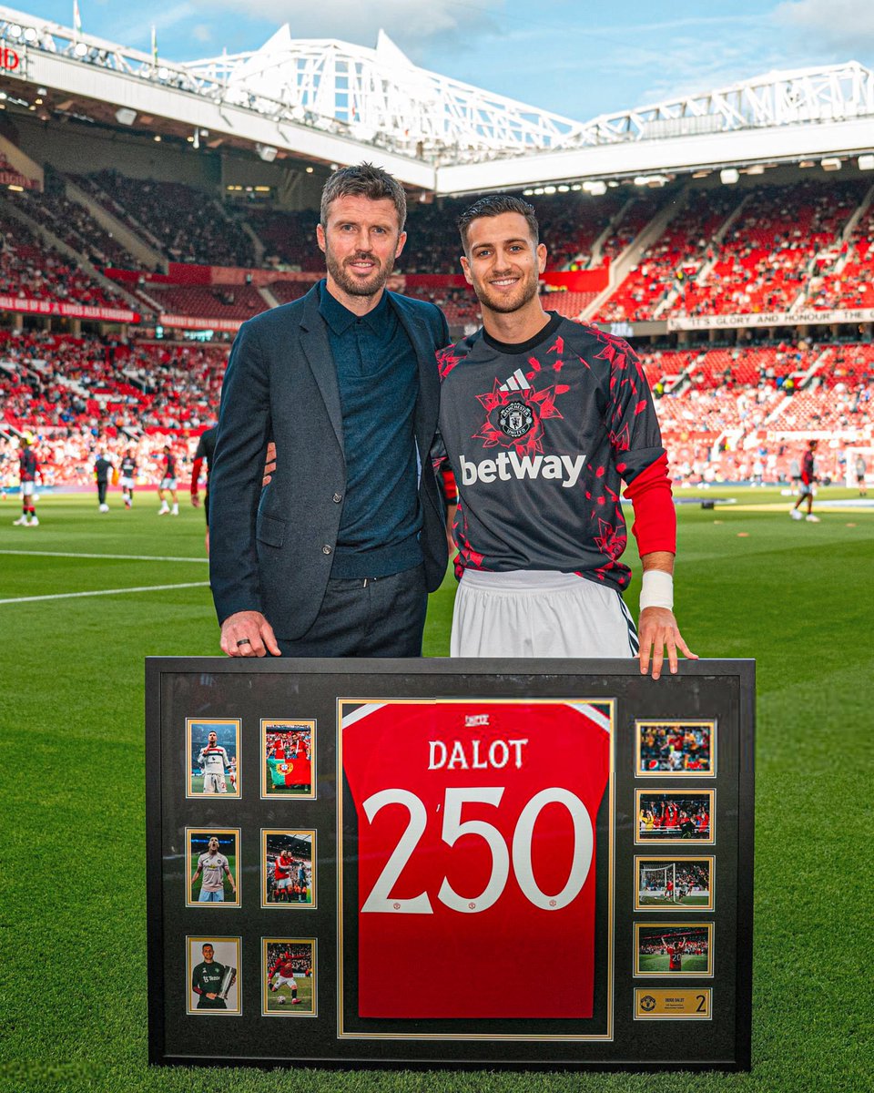 FabrizioRomano's tweet photo. 🔴🇵🇹 250 appearances at Man United for Diogo Dalot, 8 years at the club. #mufc https://t.co/zwb5Wi9NNw