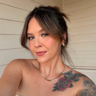 ThatOneGurl_'s tweet photo. #NewProfilePic https://t.co/z7nJxD6rEH