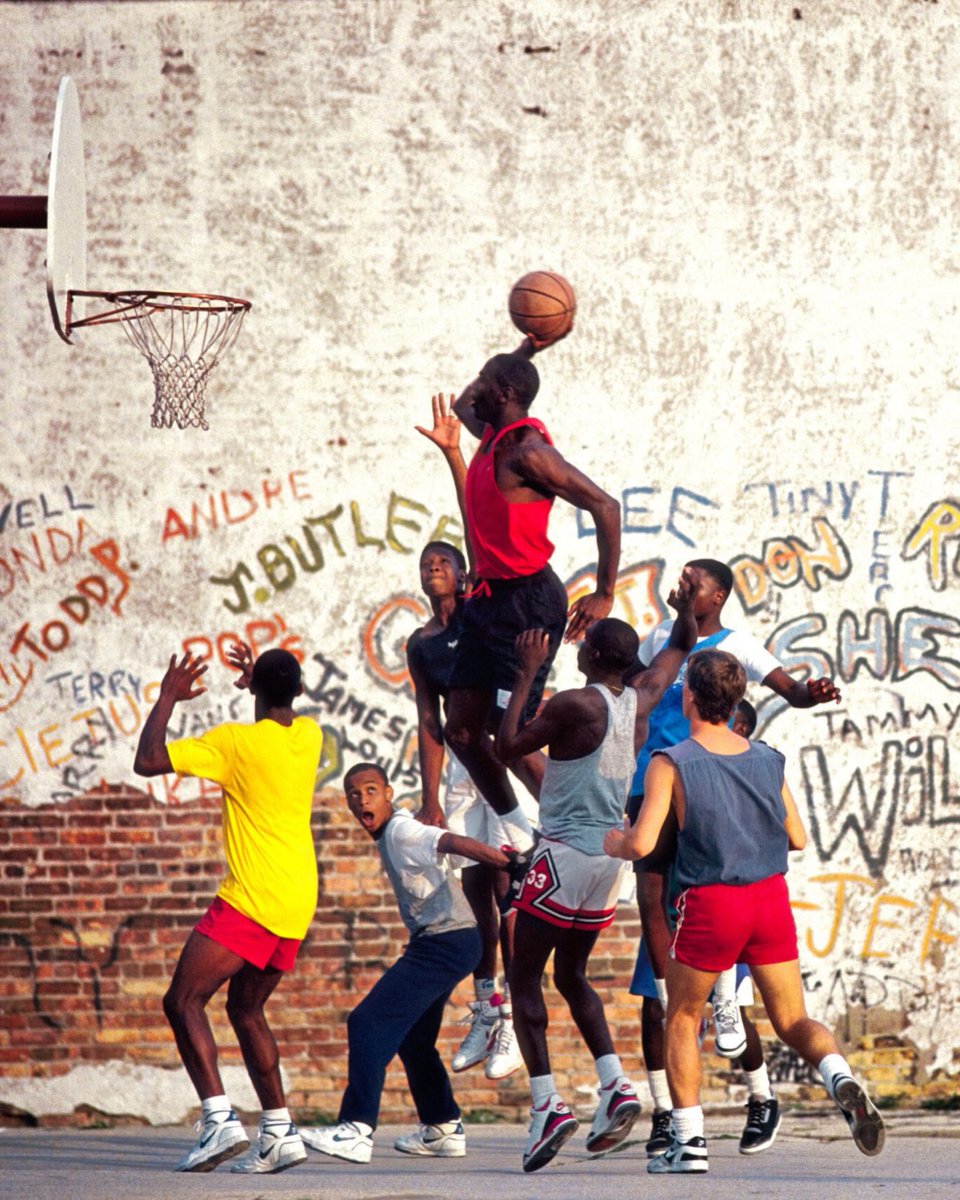 zSneakerHeadz's tweet photo. Air Jordan 3 OG “Playground Graffiti” 🏀🎨
Only 50 pairs of each colorway were made. https://t.co/MXKVTLORLw