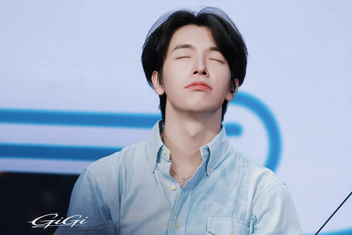 TheLees_HyukHae's tweet photo. 🥰

#DONGHAE #동해 

cr 暂且叫GiGi

1 https://t.co/YbVQS3QyQi