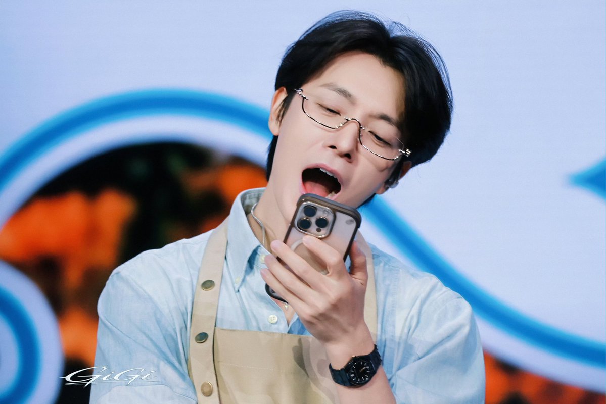 TheLees_HyukHae's tweet photo. 🥰

#DONGHAE #동해 

cr 暂且叫GiGi

1 https://t.co/YbVQS3QyQi