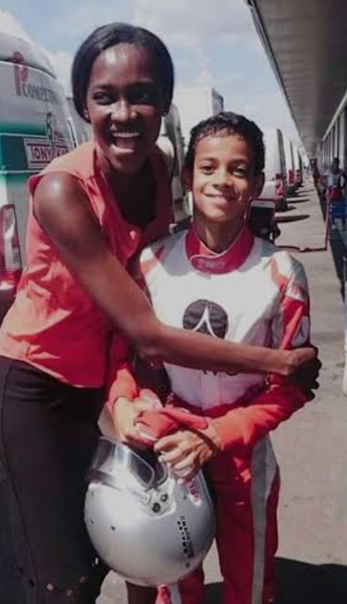 AfricaFirsts's tweet photo. Young Ugo Ugochukwu 🇺🇸 with his Nigerian mother 🇳🇬♥️ https://t.co/5S1az2cAsp