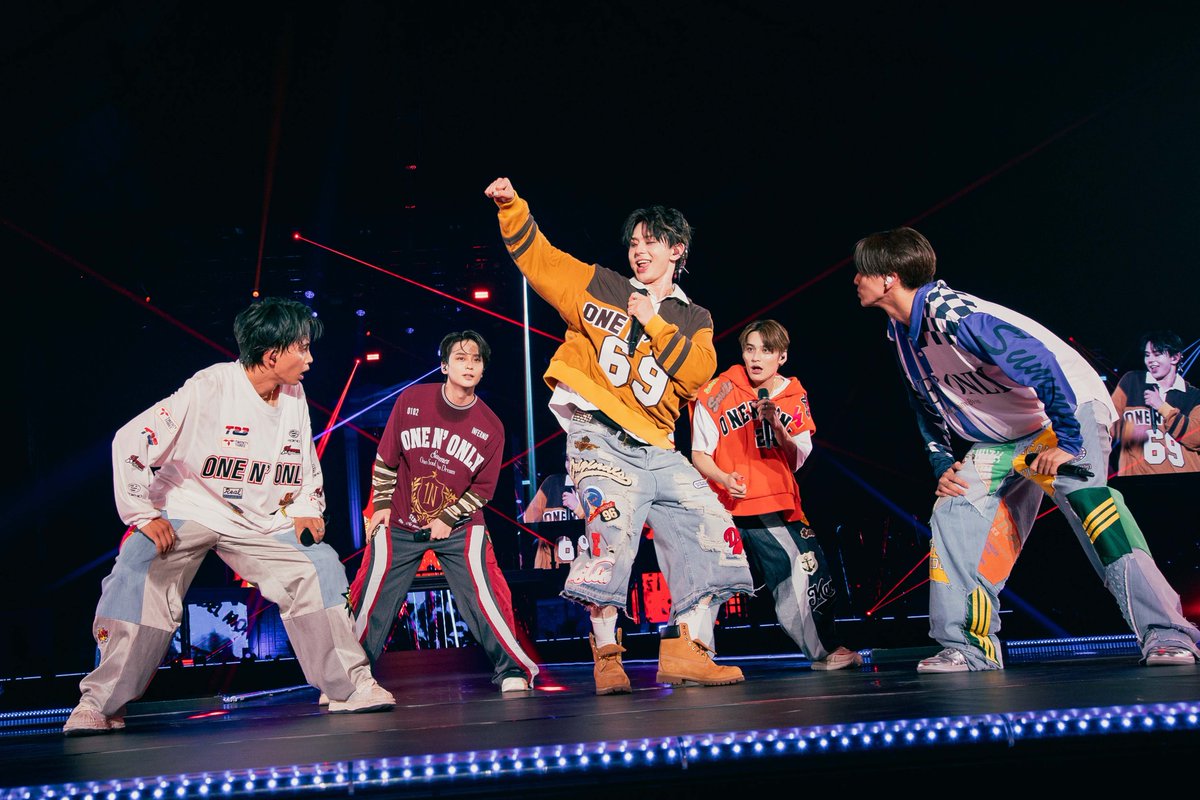 oricon's tweet photo. 【LIVE TOUR 2026「INFERNO」】
ONE N’ ONLY、初のアリーナツアー完走🎊
開演前には囲み取材を実施📝
⠀
「EBiDANで突き抜けてやろう！」
⠀
🔻「EBiDAN」への思い💭
https://t.co/TYhl4M7sQO
⠀
#ワンエン https://t.co/Xna2Ji2V4Q