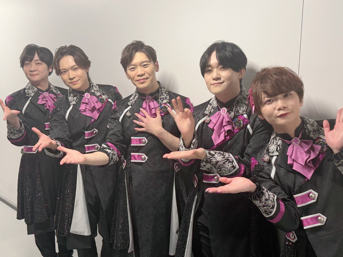 Sho_karino's tweet photo. #SideM11th_day2 ！！！！！
本当に本当にありがとうございました！！！！
めちゃくちゃ楽しくて、ものっすごく思い出深いライブになりまし���。
これからもアイマスマス！よろしくお願いしまァイマス！！！
発表ものすごかったね…！！！
#SideM https://t.co/jpCMaiUdnS