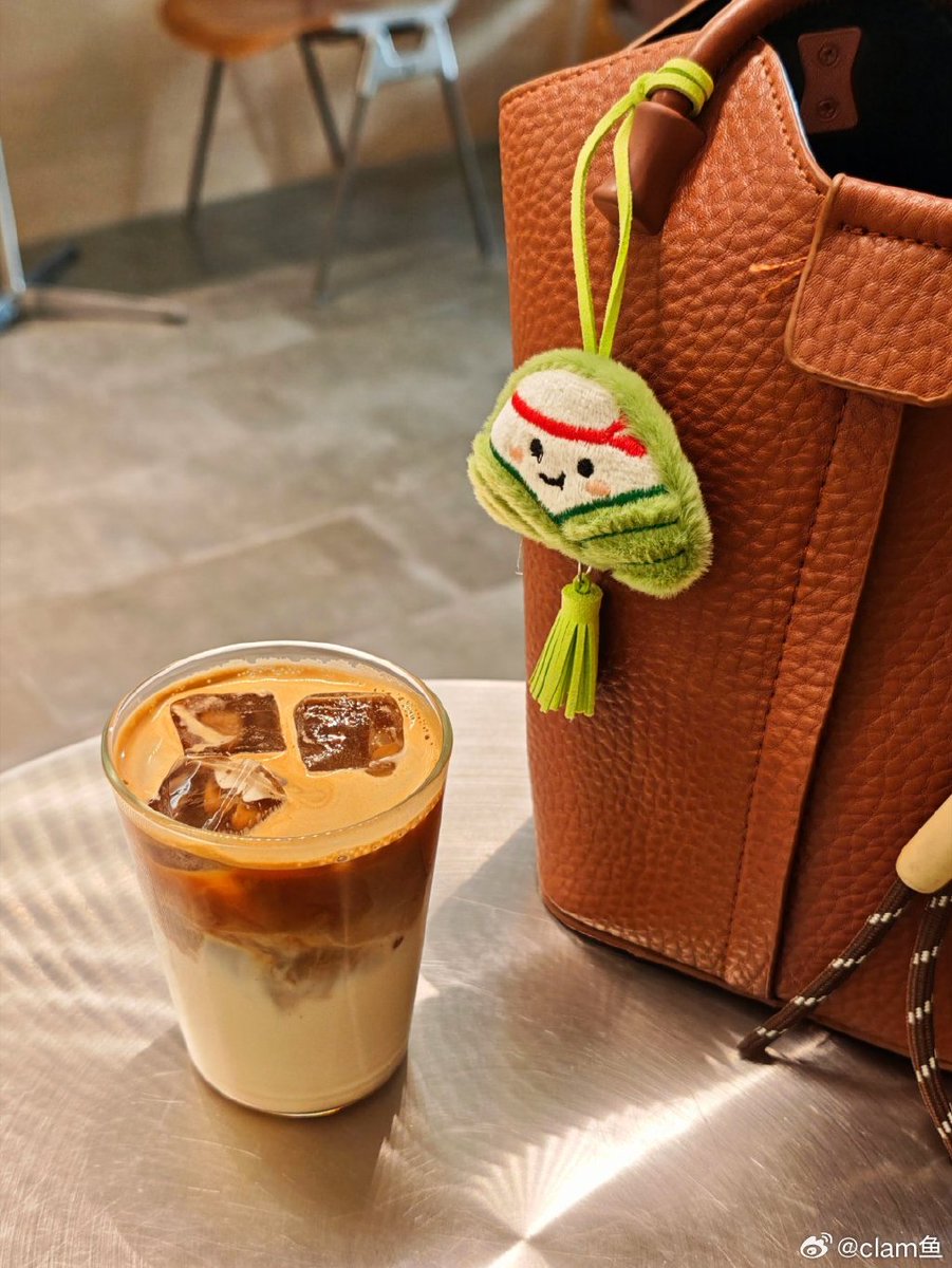GitaBuchlejv's tweet photo. Just wrapped back-to-back client meetings, fueled by 2 cups of iced oat latte and a whole lot of to-do list checks. Small win today: sorted out that project timeline confusion everyone was stressing over! https://t.co/XKQp7sO3D2
