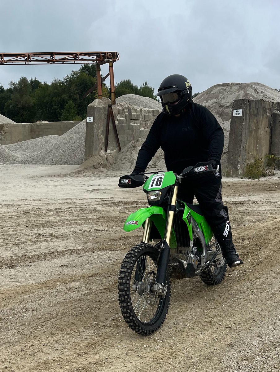 DrucillaStml7a's tweet photo. Enduro-Training und anschließende Tour mit @terraxdream. Am Nachmittag hat es leider geregnet, dafür hatten wir die Waldwege ganz für uns allein. https://t.co/V81USH4MZF