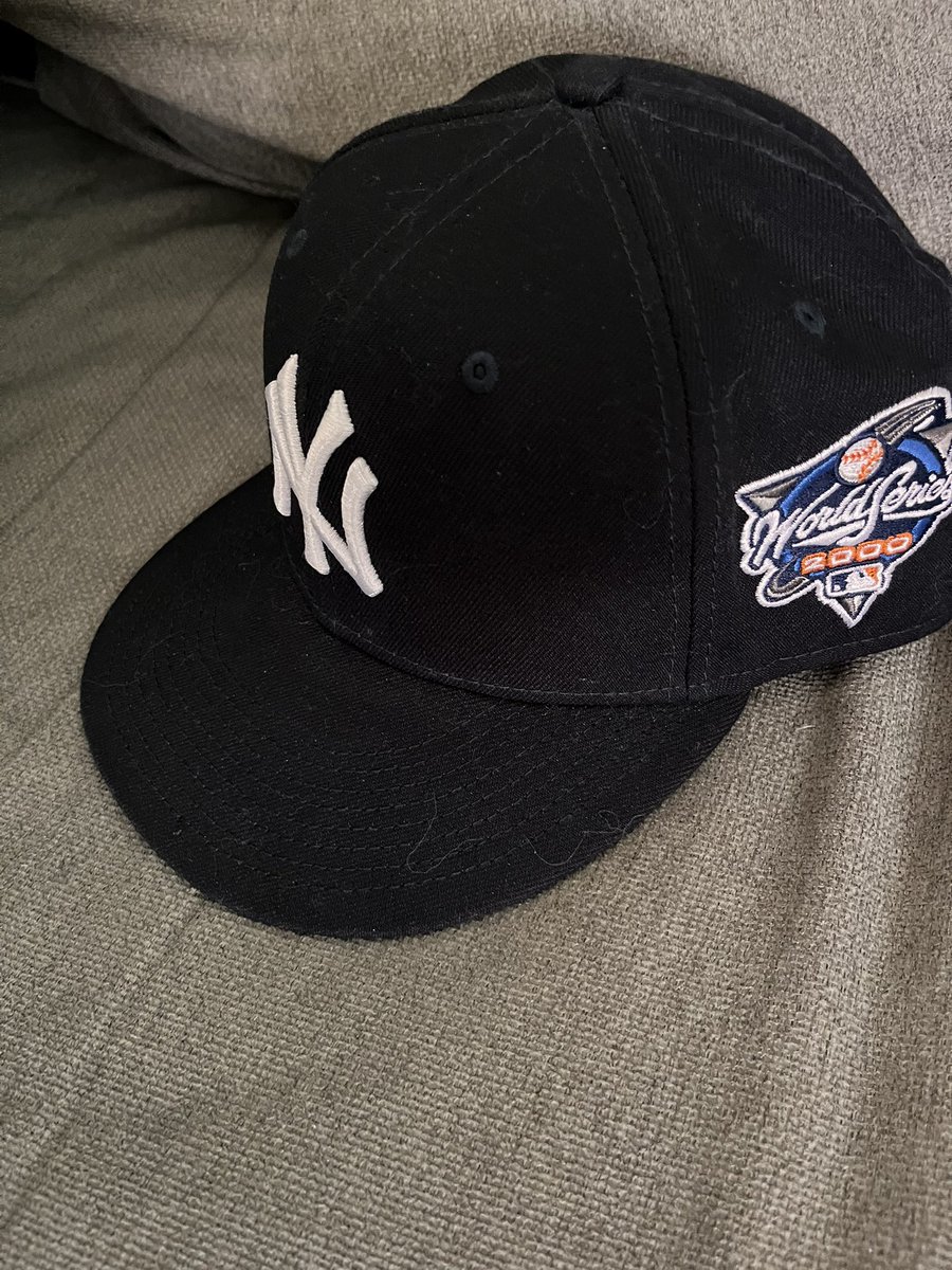 Muzixndmd's tweet photo. #YankeesCapOfTheDay
2000 World Series on field. Cap. The. subway. Series. Winning the first WS of the.21st Century just seemed right. fortunate to be in YS4GMS.1&2.#ToyotaPinstripePride.#YankeesTwitter.#UnitedByCaps.#LidsLoyal.#59Fifty @NewEraCap #NYYCapOfTheDay https://t.co/LSwoWdF7KT