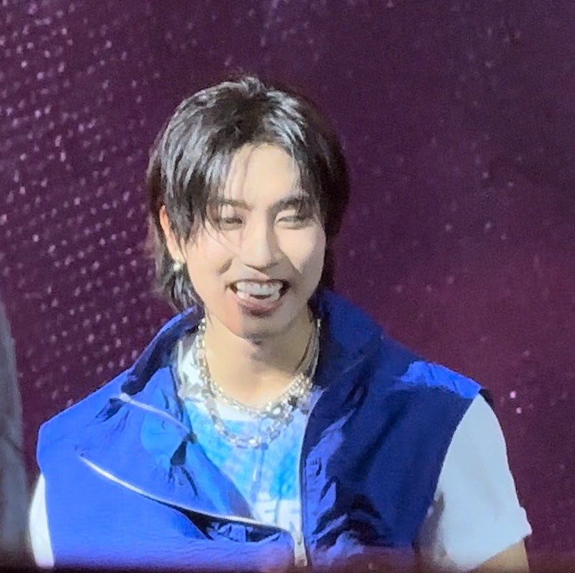 jinisstar's tweet photo. happy birthday to the most precious person in the whole world 🤍🥹 please stay our brightest little star forever and keep shining as brightly as you always do! 

HAN A STAR LIKE NO OTHER
#한이의_유성우가_내리는_날 
#HANWrittenWithLove
#HappyHANDay https://t.co/6DDKduljHn