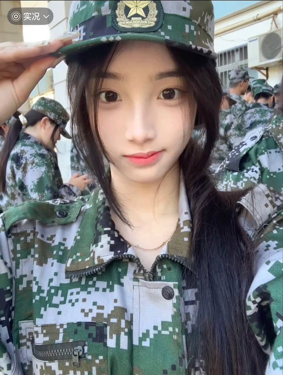 larissabizarro_'s tweet photo. 有爸爸要来锐评我20岁的福嘛🥺                                                

心情不好来X发泄了   

真没有🚪  流言1我真的给呀 https://t.co/vN8cIHvi60