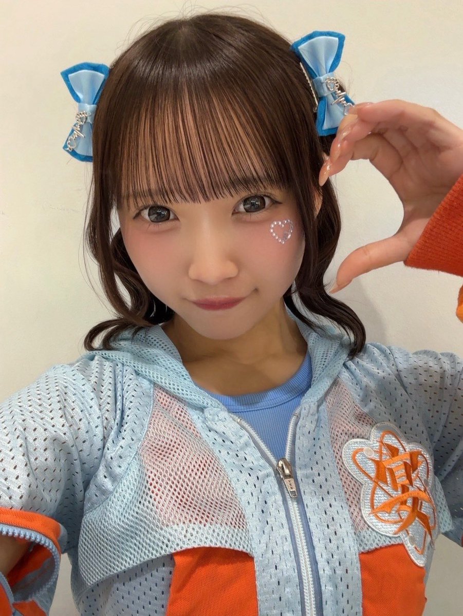 UtaGe_miyuu's tweet photo. 『アイドル甲子園 in KANDA SQUARE HALL』ありがとうございました⚾️❕

なんだか珍しいセトリだった気がする、!!
好きって言って貰えて嬉しかった!!
もっと素敵な笑顔？ニカニカな笑顔でパフォがしたいなって改めて思ったよ、もっとがんばる、!!!

最近は悩むこともたくさんあって、いっぱいいっぱいになってしまうこともあるけど、君の顔を見て、君と話せるだけで本当に心が軽くなるし、幸せいっぱいな気持ちになるんだよね~

みゆうのことで心配させたり、悩ませてしまうこともあるかもしれないけど、それでもみゆうはずっと君の味方でいるよ🫶🏻

いつもたくさんお話聞いてくれるから、君のお話も聞かせてね👂

今日もほんとうにありがとう👧🏻🩵