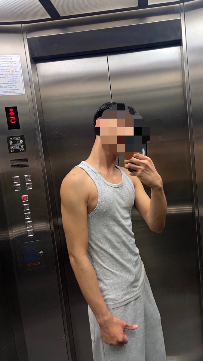Nptkkkkk's tweet photo. คืนเหงาๆ https://t.co/r8A1JpZzUy
