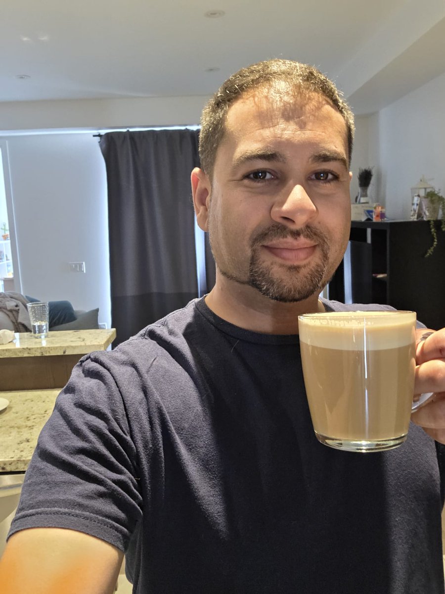 ModernCdn's tweet photo. Late GM!

Was up till 4AM last night working on @PlayEcho_  But I think we now have a workflow and pipeline that works to build this thing!

Excited to show the first workable scene! Vibe coded with AI and Music Created by me with Suno. https://t.co/P5PRDAbb91