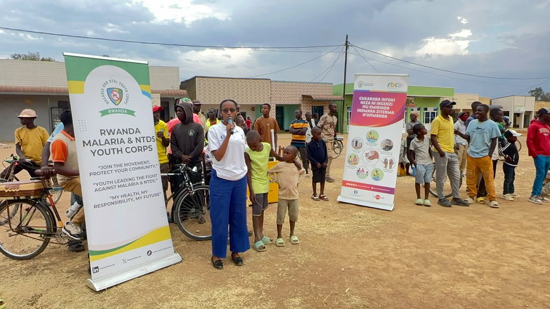 MalariaNTDcorps's tweet photo. Uyumunsi twakomereje ubukangurambaga mu murenge wa mayange @BugeseraDistr Aho urubyiruko rwabwiwe ko burya uramutse urwaye inzoka zo munda utabasha kugira icyo wikorera kiguteza imbere.

Niyo mpamvu dukwiriye kwirinda indwara zizitaweho uko bikwiye dufatanyije twese.
@Knooliet https://t.co/7EZRmuuryd