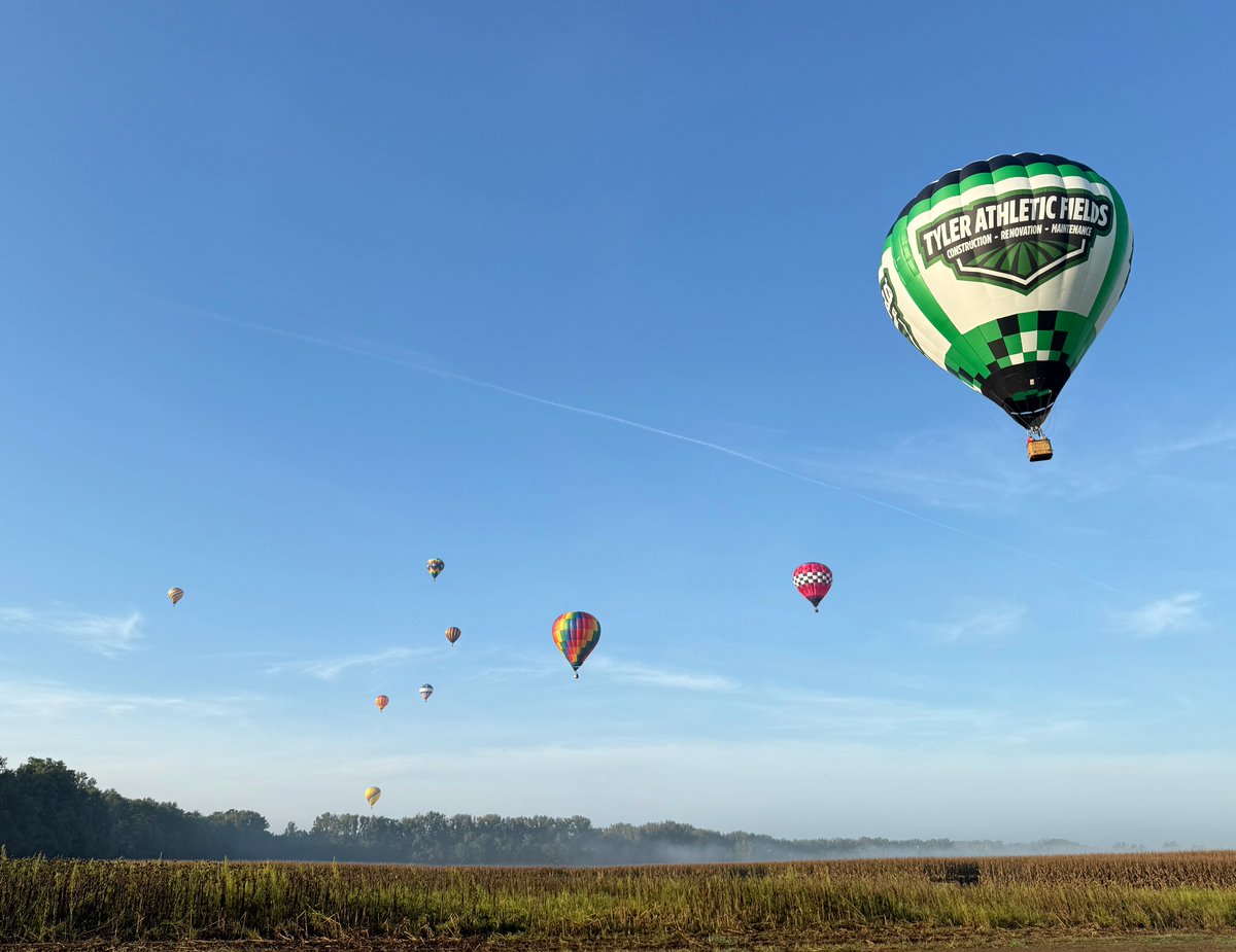 ConnerPrairie's tweet photo. What a final morning! 🎈 Balloons filled the sky over Conner Prairie for one last competition to close out #JupiterFlights! https://t.co/VDpy8Fknql