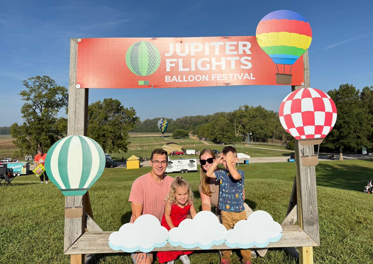 ConnerPrairie's tweet photo. What a final morning! 🎈 Balloons filled the sky over Conner Prairie for one last competition to close out #JupiterFlights! https://t.co/VDpy8Fknql
