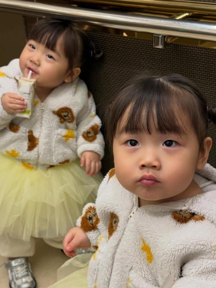 ANNORARONNA's tweet photo. Setiap malam. Setiap hari. Aku selalu berterimakasih kepada Tuhan, karena telah memberikanku anak-anak cantik, lucu, dan menggemaskan seperti mereka. https://t.co/wjPCbwQ26o