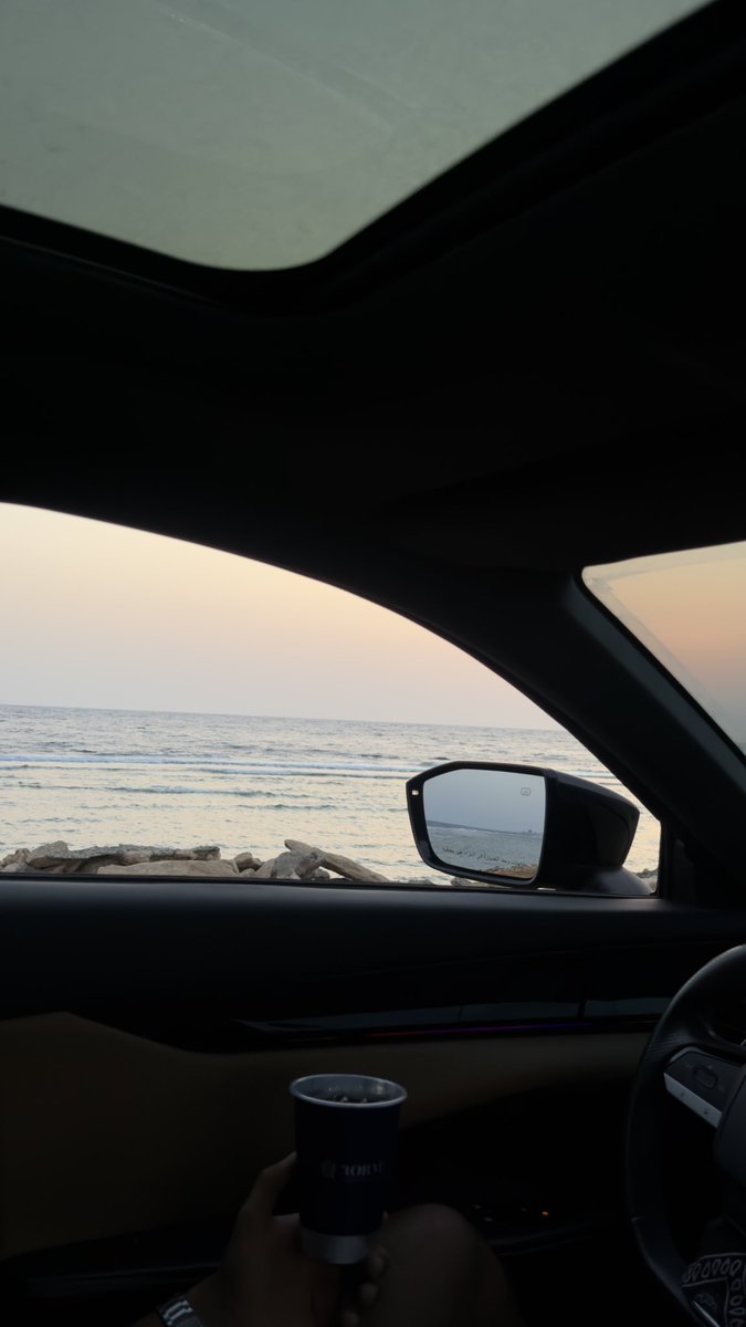 Ha25_s's tweet photo. نطلع ؟ ناخذ قهوة ونجلس على البحر بالسيارة 
This is my favourite time https://t.co/k5MG4yf9xk
