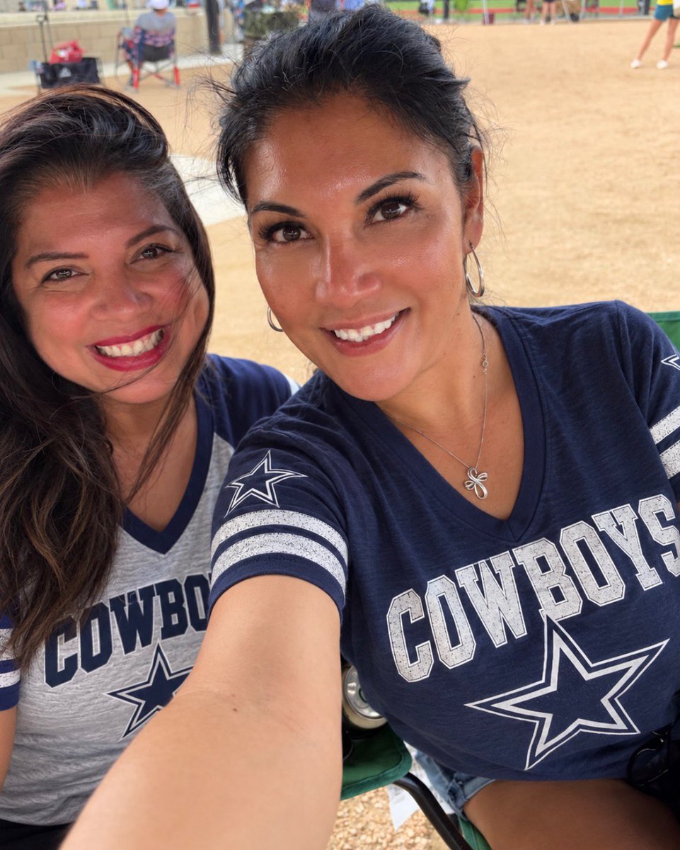 cowboys020377's tweet photo. Me and my sister are  ready for game day 💙🤍 #bornandraised #DC4L #cowboysnation https://t.co/d4buYfbniX