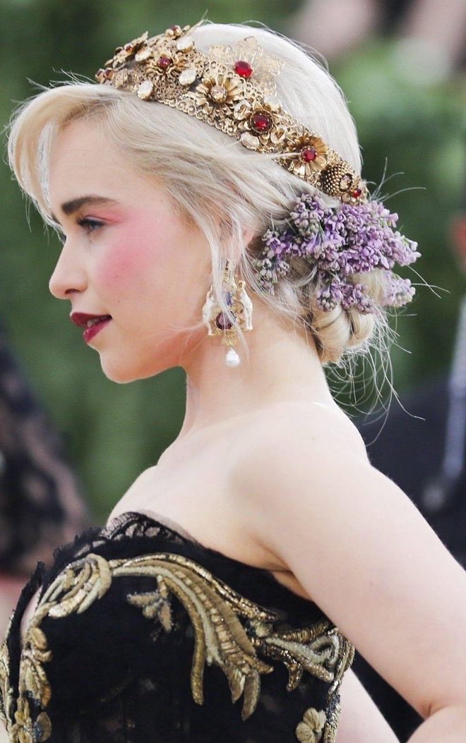 lem0nycakes's tweet photo. sometimes i think about emilia clark at the 2018 met gala and pass out https://t.co/tHfmH4b2pu